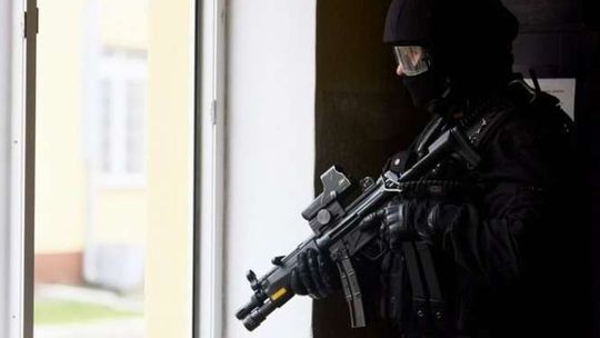 Co zrobić, kiedy szkołę zaatakuje terrorysta? Będą szkolenia dla nauczycieli i uczniów (wideo)