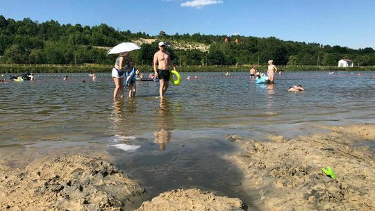 Coli już nie ma. Zakwitły sinice. Które kąpieliska są otwarte?