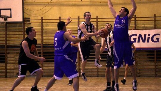 Combitgroup.pl – Szkoły ZDZ 84:82, wyniki rozgrywek Pod Koszami Dziennika Wschodniego