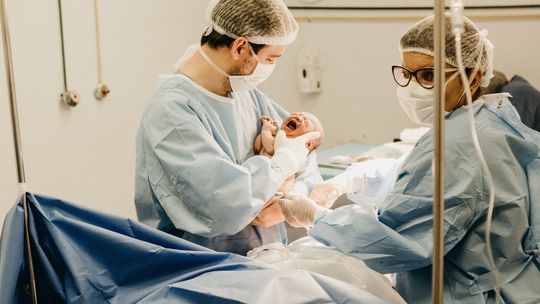 Coraz ciszej na porodówkach. Co piąta para w Polsce ma problem z zajściem w ciążę