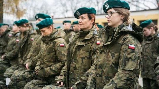 Coraz więcej kobiet w szeregach wojsk obrony terytorialnej. Nowi ochotnicy w Zamościu