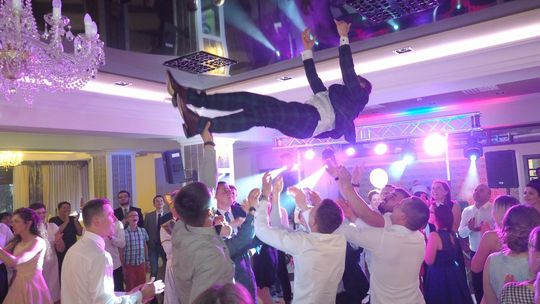 Coraz więcej zakażeń koronawirusem na weselach. Kto będzie kontrolował gości?