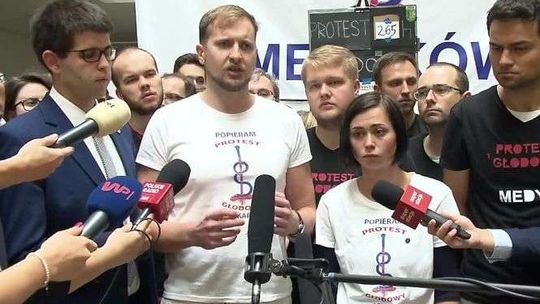 Coraz większe poparcie dla protestujących lekarzy. List lubelskich środowisk kultury i nauki