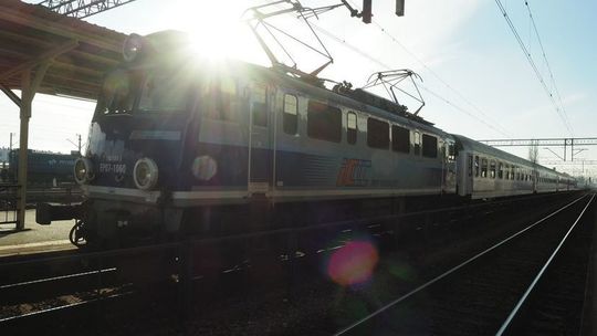 Coraz większe "zimowe" problemy kolei. Opóźniony jest już co drugi pociąg