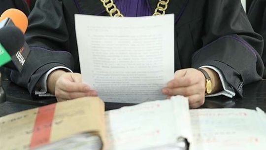 Córka byłej posłanki znowu opóźniła rozpoczęcie swojego procesu