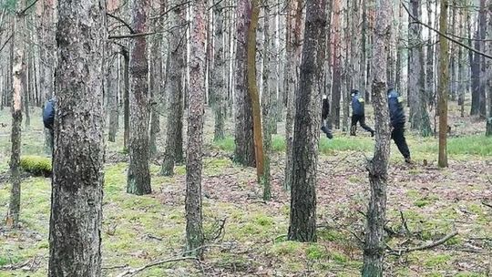 Córka przyjechała do domu, ale ojca nie zastała. Znaleziono go po dwóch godzinach