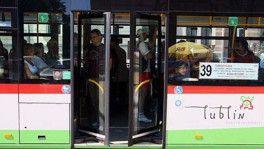 Cyrk z rozkładem jazdy autobusów w Boże Ciało
