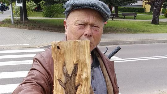 Czarcia łapa odcisnęła się na pieńku