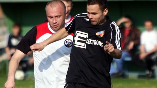 Czarni Dęblin chcą się przełamać w derbach z Ruchem Ryki