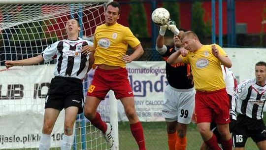 Czarni Jasło – Orlęta Łuków 3:0, Chełmianka przegrała w Mielcu