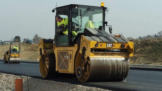 Czas na remonty najbardziej dziurawych odcinków dróg. W dwóch częściach regionu