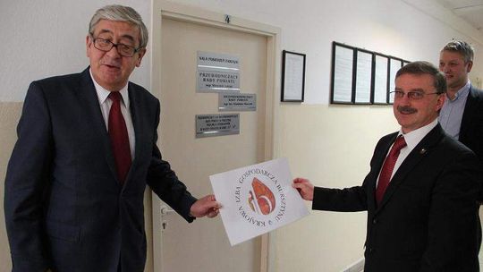 Czekając na bursztyn. Nowy starosta studzi emocje