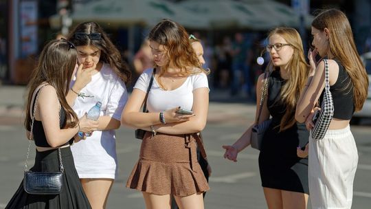 Czemu bambik ma delulu? Znamy finałową dwudziestkę Młodzieżowego Słowa Roku 2024