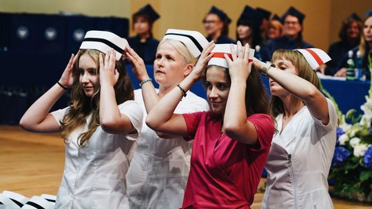 Czepkowanie na „Medyku”. Przybyło pielęgniarek i położnych 