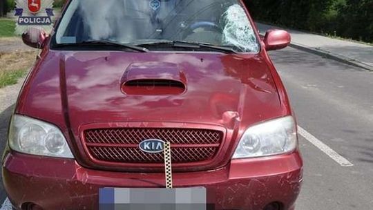 Czernięcin: 11-latek w ciężkim stanie, wpadł pod samochód