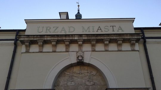 Czerwona strefa wydłuża czas pracy zamojskiego urzędu