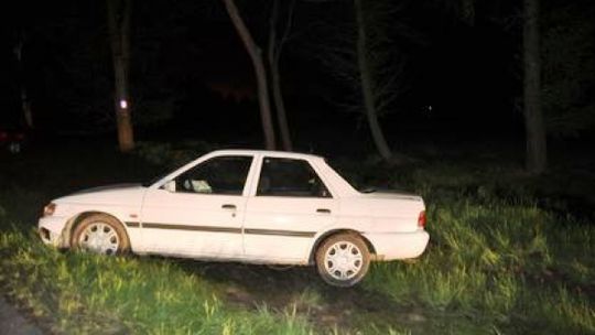 Czerwonka: Pijany kierowca wjechał do rowu 