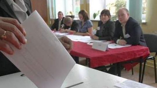 Członkowie komisji wyborczych zarobią mniej