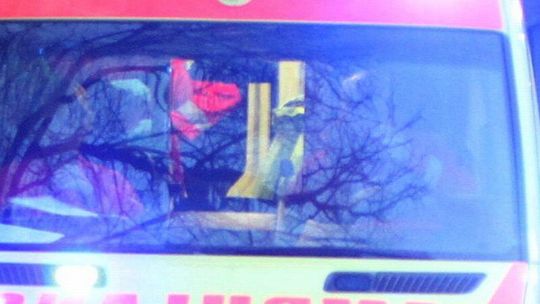 Człowiek siedział na torach z podciętymi żyłami. Ratowała go Straż Miejska