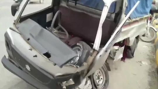 Cztery osoby zginęły, a dwadzieścia pięć zostało rannych w wypadku w stolicy Pakistanu