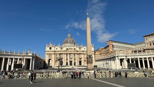 Czwartek może przynieść nowego papieża. Kardynałowie będą głosować czterokrotnie
