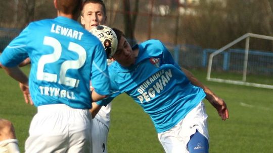 Czwartoligowcy spędzą majówkę na boiskach