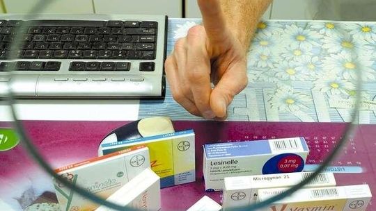 Czy aptekarz może odmówić sprzedaży środków antykoncepcyjnych?