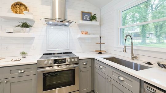 Czy da się funkcjonalnie zaaranżować niewielką kuchnię?