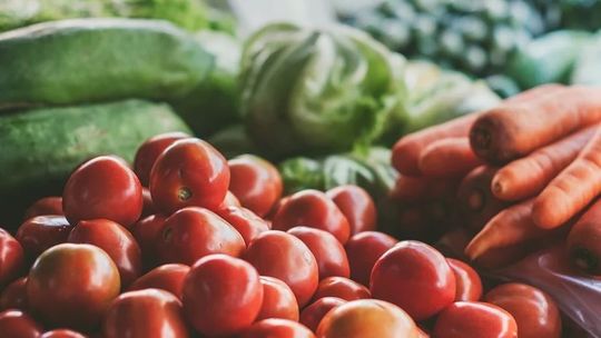 Czy koronawirus może przenosić się za pomocą żywności? Nie ma na to dowodów