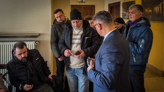 Czy lokatorzy z Farbiarskiej mają wynosić się z hoteli? Właściciel kamienicy dementuje