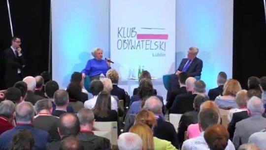 "Czy na naszych oczach zmienia się ustrój Polski?" Debata Klubu Obywatelskiego