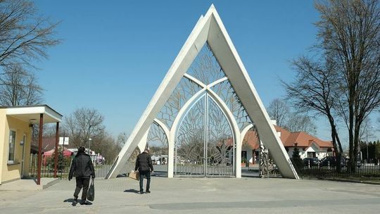 Czy na Wszystkich Świętych zostaną wprowadzone obostrzenia? Ministerstwo Zdrowia odpowiada