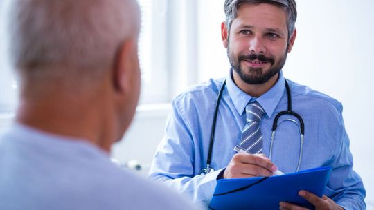 Czy wszywkę alkoholową można przepić? Fakty, ryzyko i mity