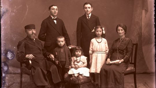 Czyja prababcia chodziła boso po Nałęczowie? [stare zdjęcia]