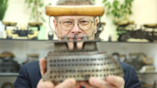 Czysto, gładko i na kancik. Zabytkowe żelazka w Kraśniku