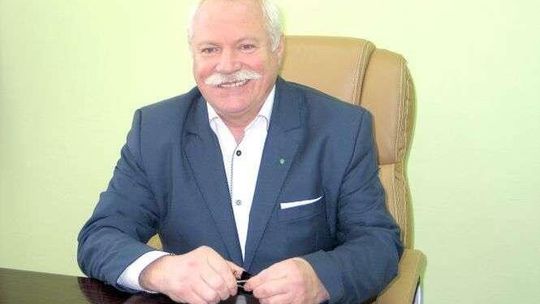 Czytelnik: Dlaczego powiat buduje drogi tylko w dwóch gminach? Jedna przebiega 3 km od posesji starosty