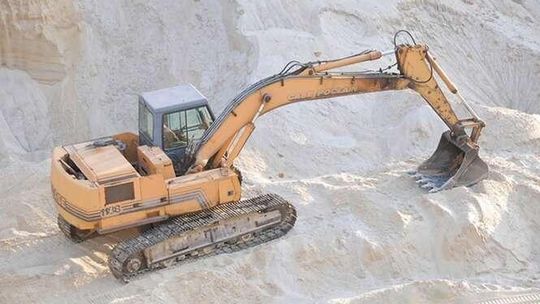 Czytelnik: Koparki pracują na obszarze chronionym. Wójt odpowiada