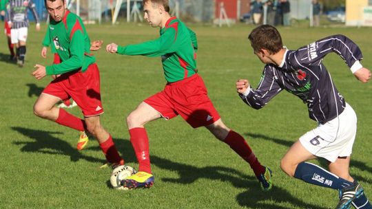Dąbrowica czy Powiślak, kto wywalczy awans do IV ligi?