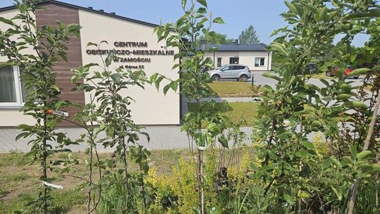 Dach przecieka, a miasto uspokaja: Mamy siedem lat gwarancji