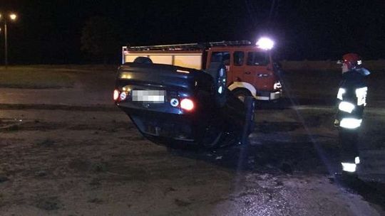 Dachował, a potem uciekł z miejsca zdarzenia. Był pijany