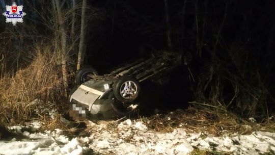 Dachowanie land rovera. Jedna osoba została ranna