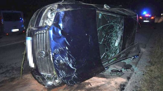 Dachowanie w Żyrzynie. Na drogę wybiegła sarna