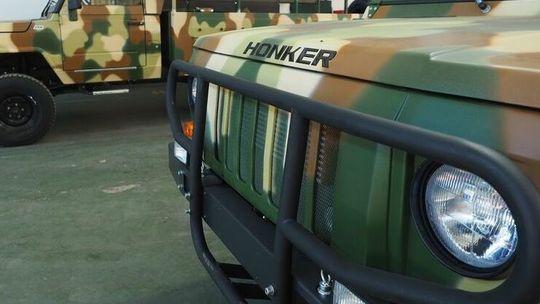 Dachowanie wojskowego honkera. W środku pijany WOT-owiec