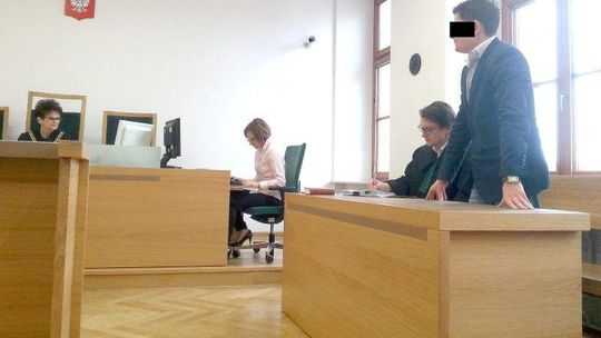 Daniel B. przed sądem. Miał wyłudzić ponad 85 tys. zł za wakacyjne wyjazdy