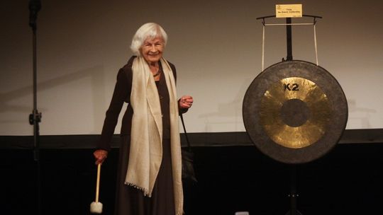 Danuta Szaflarska i chrzciny teatralnego gongu