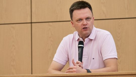 Darczyńcy wpłacają 5 lub 10 zł miesięcznie. Szymon Hołownia: "My z tych pięciozłotówek ratujemy 30 tys. ludzi rocznie"