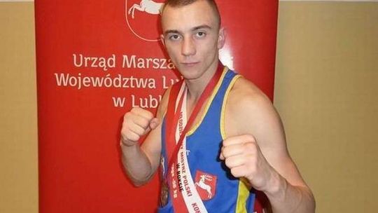 Debiut Adriana Kowala w lidze WSB. Przegrana na punkty z Eliasem Gonzalezem