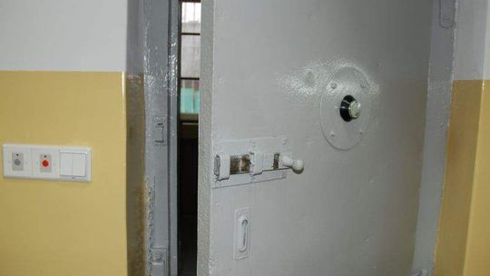 Dęblin: Brutal znęcał się nad rodziną. Trafił za kratki