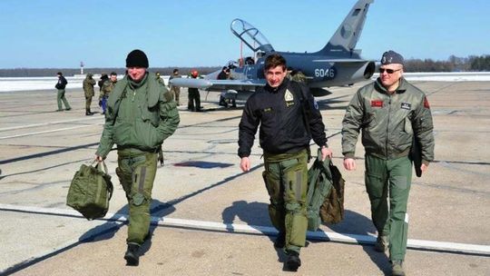 Dęblin: Czescy piloci trenują z Polakami