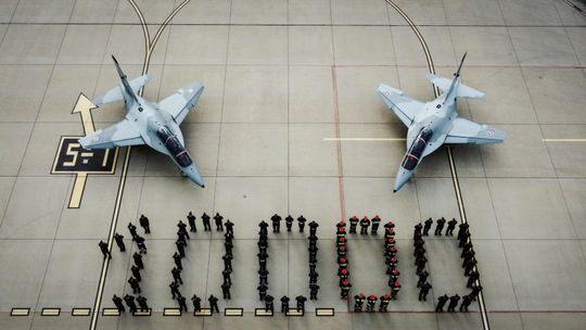 Dęblin: Eskadra naszych "Bielików" z 10 tysiącami godzin w powietrzu